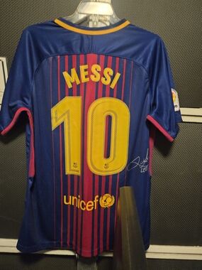 Lionel Messi #10 Barcelona Blue and Red Jersey. Autographed With COA